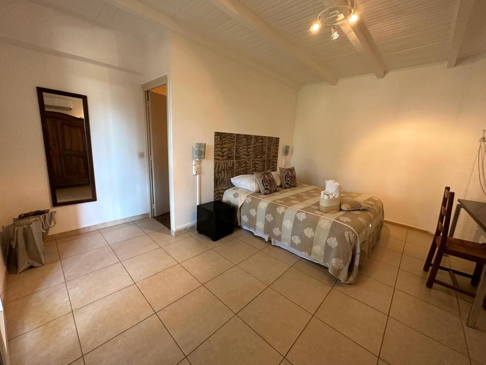L'Hotel Du Bastier Ginasservis Luaran gambar